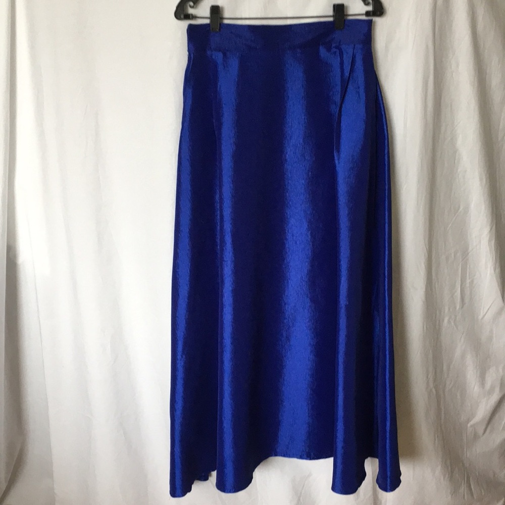 Beautiful Full Length Formal Skirt with Pockets!